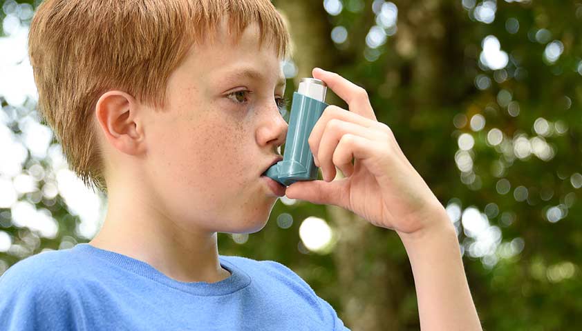 Астма в детстве. Человек с астмой. Как заболеть астмой. Можно ли заразиться астмой. Каким спортом можно заниматься с бронхиальной астмой.