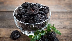 Чернослив: польза и вред для организма