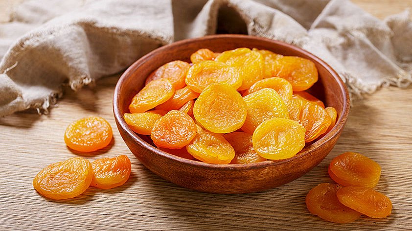 Курага: польза и вред для организма