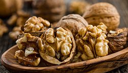 Грецкие орехи: польза и вред для организма