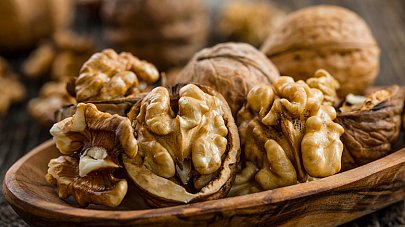 Грецкие орехи: польза и вред для организма