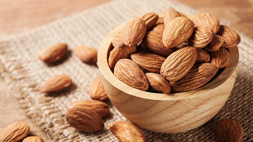 Миндаль: польза и вред для организма