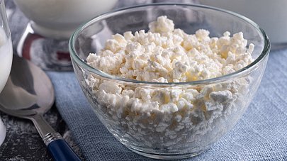 Творог: польза и вред для организма