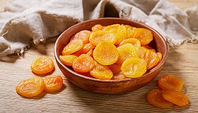 Курага: польза и вред для организма